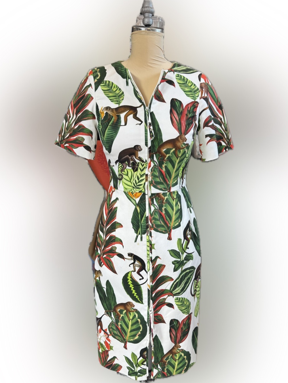 Oscar de la Renta dress, specifically the "Short-Sleeve Zip-Front Belted - Picture 5 of 11